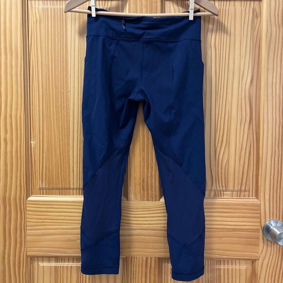 Lululemon Navy Blue Cropped Fast and Free Leggings with Pockets - Picture 2 of 5